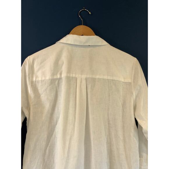 SAKS FIFTH AVENUE!  Long-sleeve, button-down, Women's Shirt, Size Medium - Picture 5 of 6